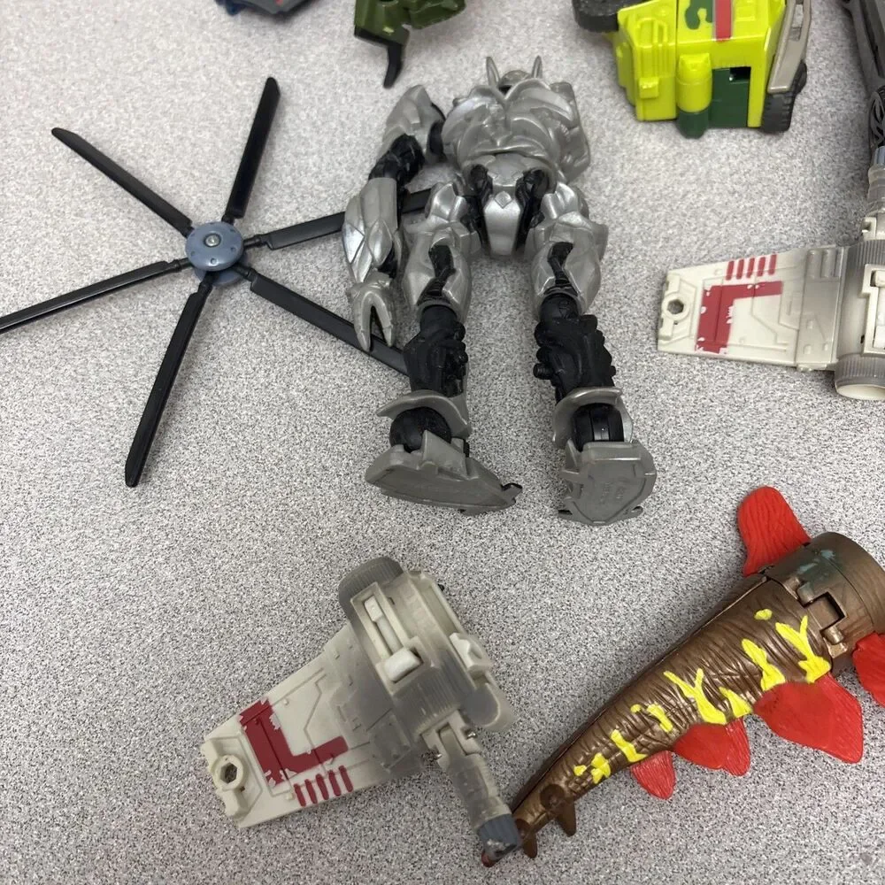 Transformers Lot of Incomplete Figures For Parts Pieces - As Is lot